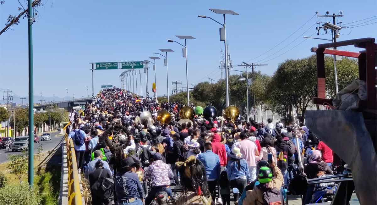 Pobladores de San Andrés Cuexcontitlán, Toluca, celebran fiesta pese a alza de contagios