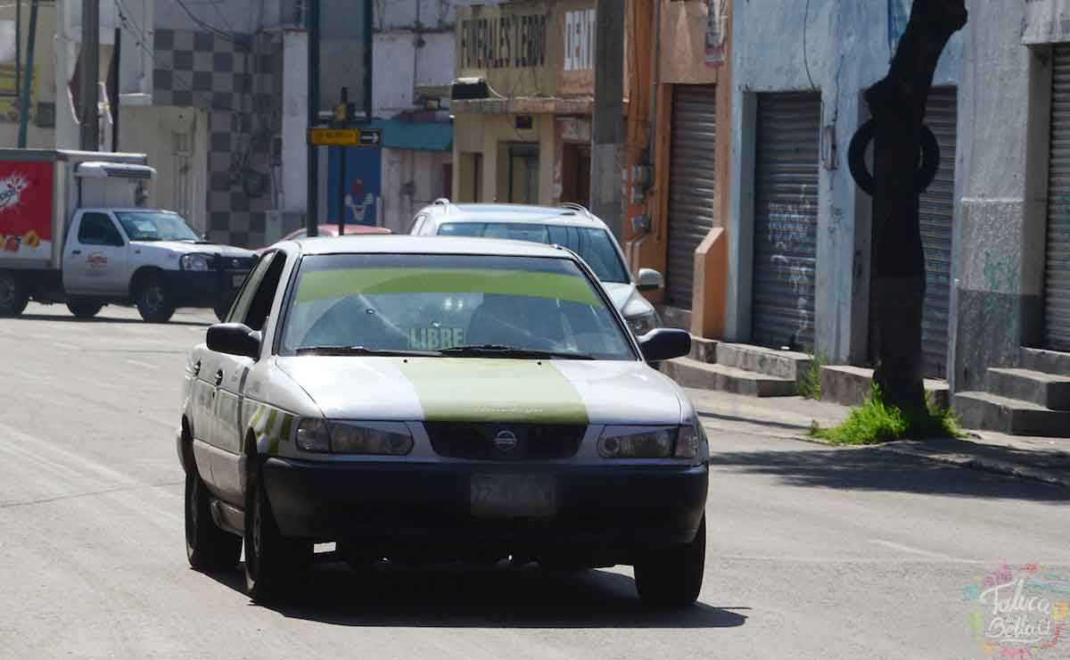 Joven denuncia intento de secuestro por parte de taxista en Toluca