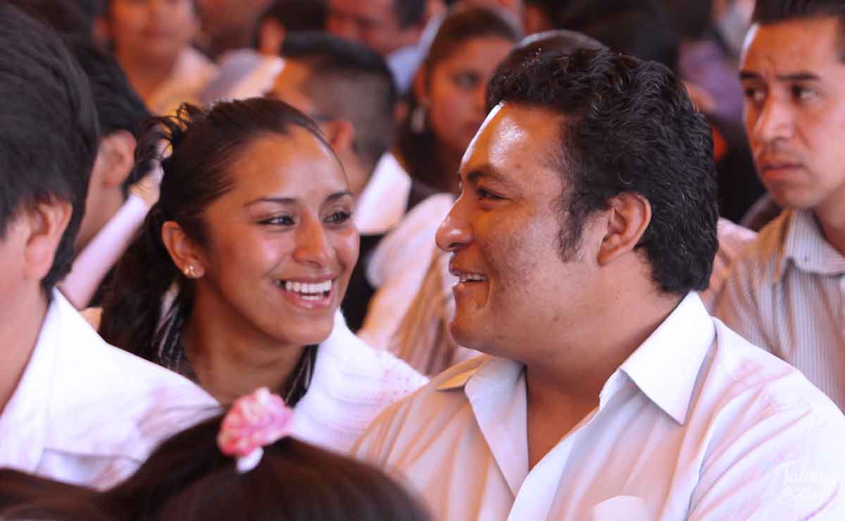 Pareja feliz recien casados en Toluca