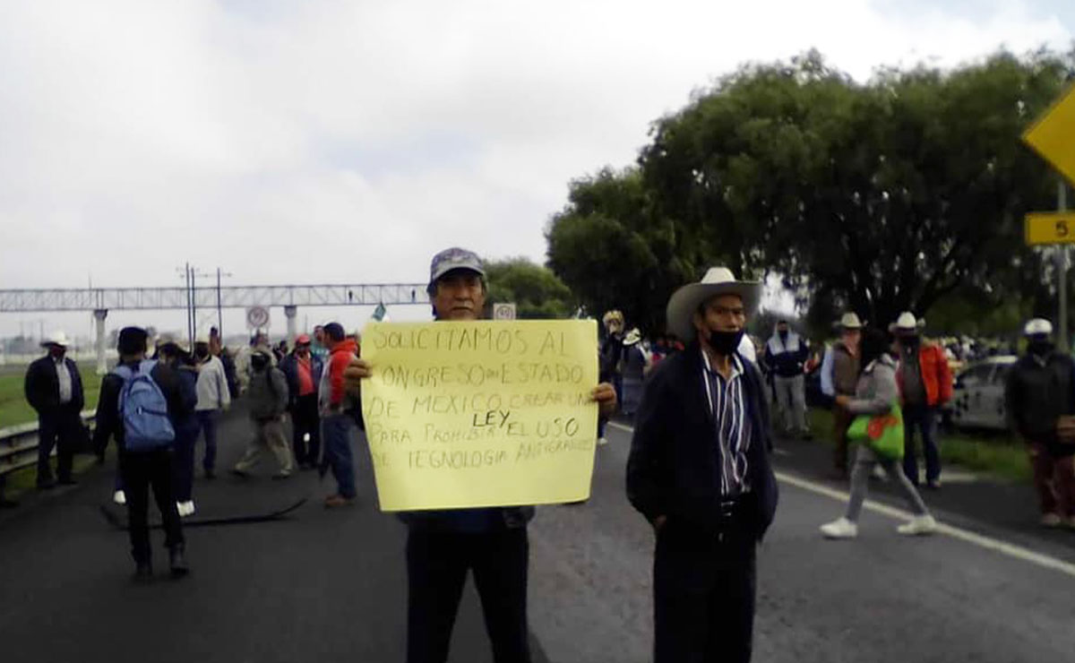Pobladores denuncian bombardeo de nubes y bloquean la carretera Toluca-Atlacomulco