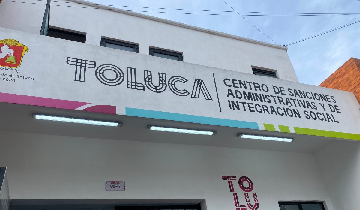 ¿Estuvo buena la chamba?, largas filas para pagar las multas de tránsito en Toluca