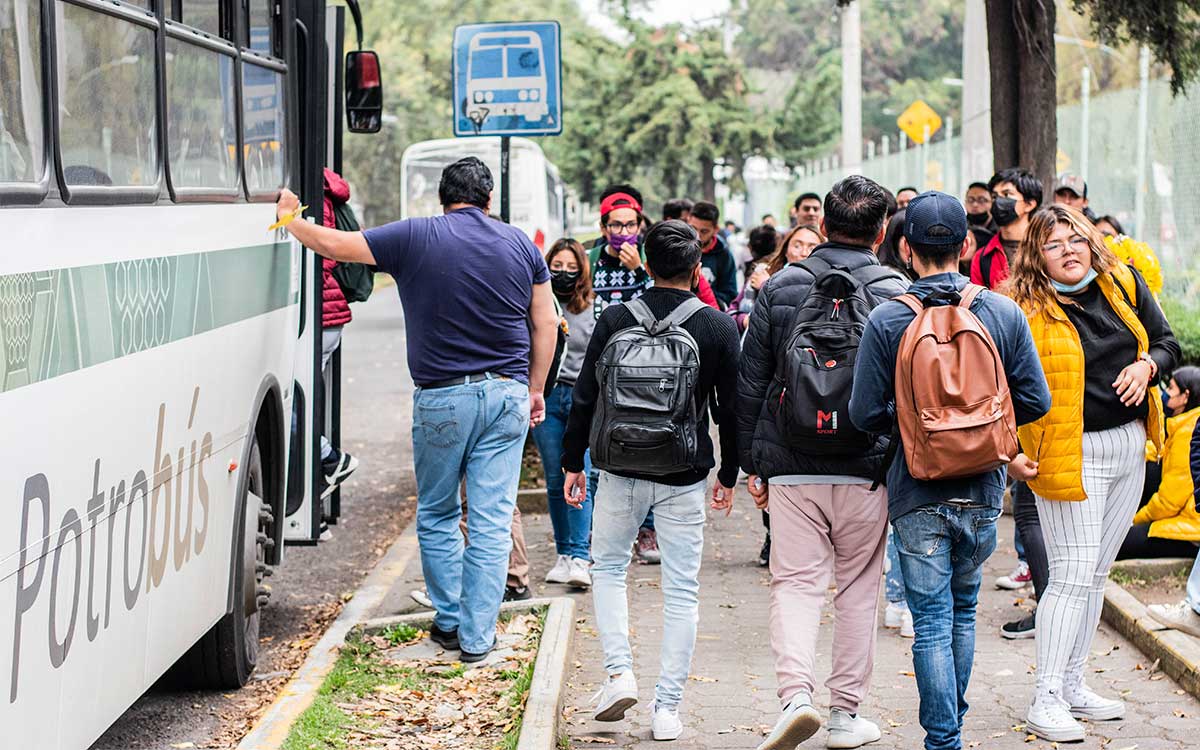 Estudiantes de la UAEMex exigen más rutas y mejor servicio del Potrobús
