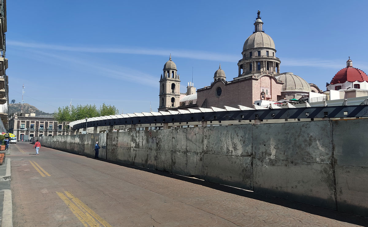 ¿Renovación? Cierran la Plaza González Arratia en Toluca