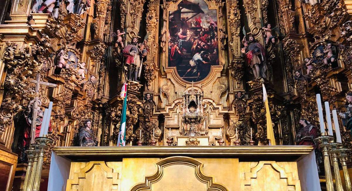 Altar de los Reyes usado para oficiar misas en la Catedral Metropolitana de CDMX
