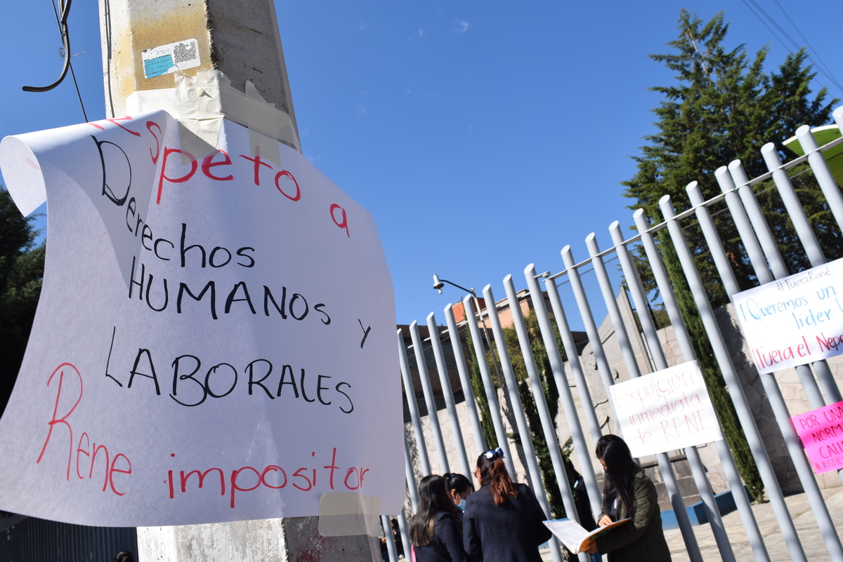 Alumnos de la Normal 1 de Toluca deciden irse a paro de actividades