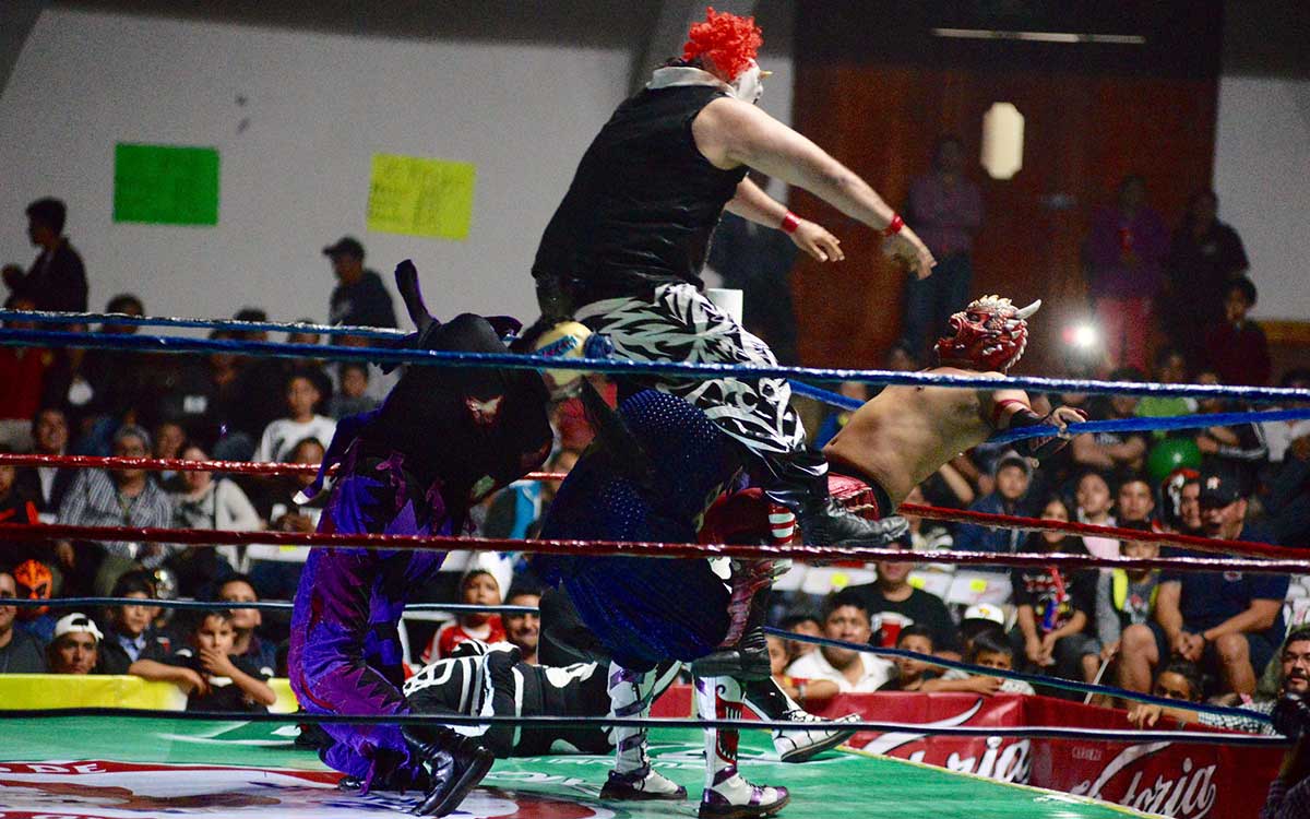 Lucha Libre AAA regresa a Toluca con show entre “Puercos” y “Payasos”